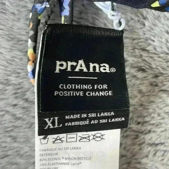 Prana Jess Reversible Bikini Top in Black/Floral - Size XL NWT - Picture 7 of 8